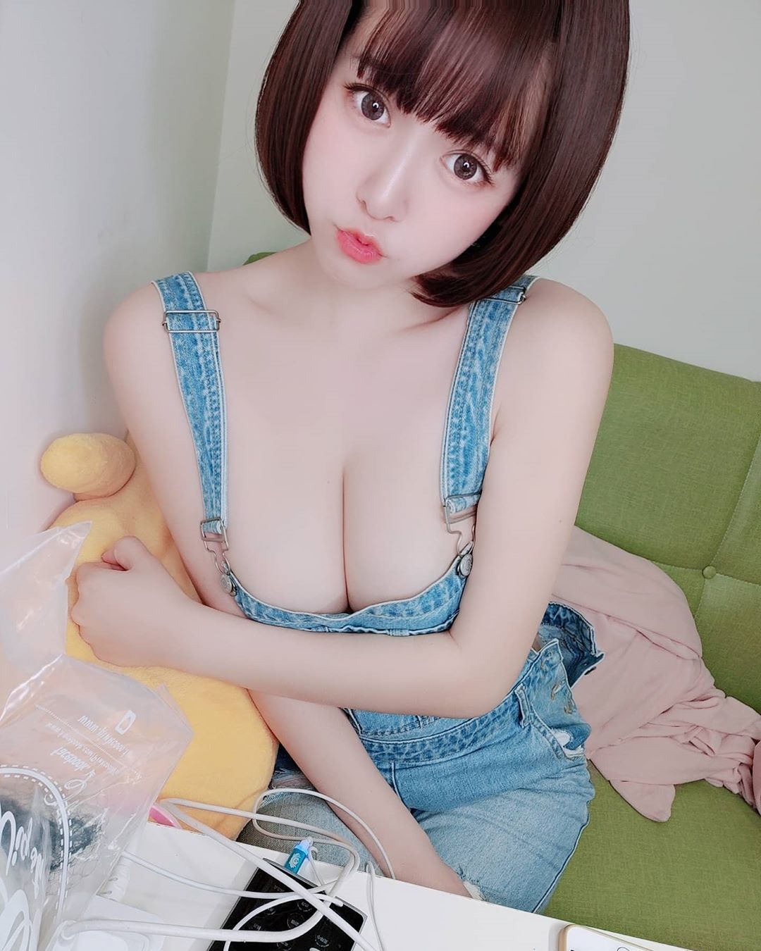 Her porcelain skin and angelic face are plus points for the streamer
