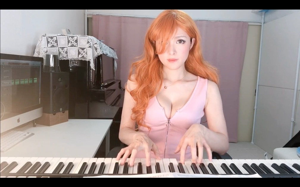 Then continued to mesmerize fans with her piano skills