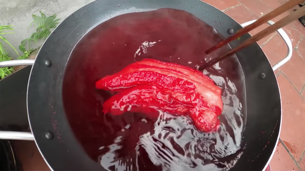 The meat boiled in Sting looks unappetizing