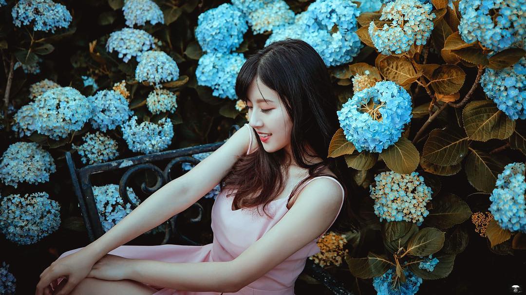 Normally, her photos are extremely modest