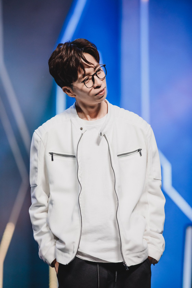 Does the white shirt make you swoon?