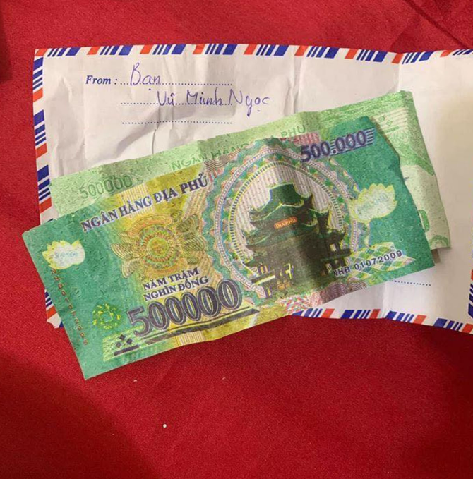 After opening the ex's envelope, the couple was enraged to find ghost money.