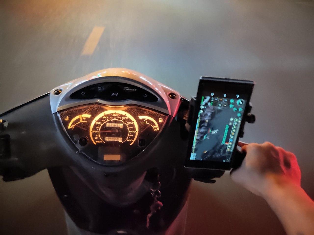Players of JX1 have become 'addicted', even managing to train while driving