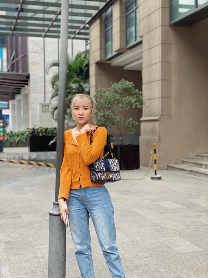 Fendi bag worth 45 million VND