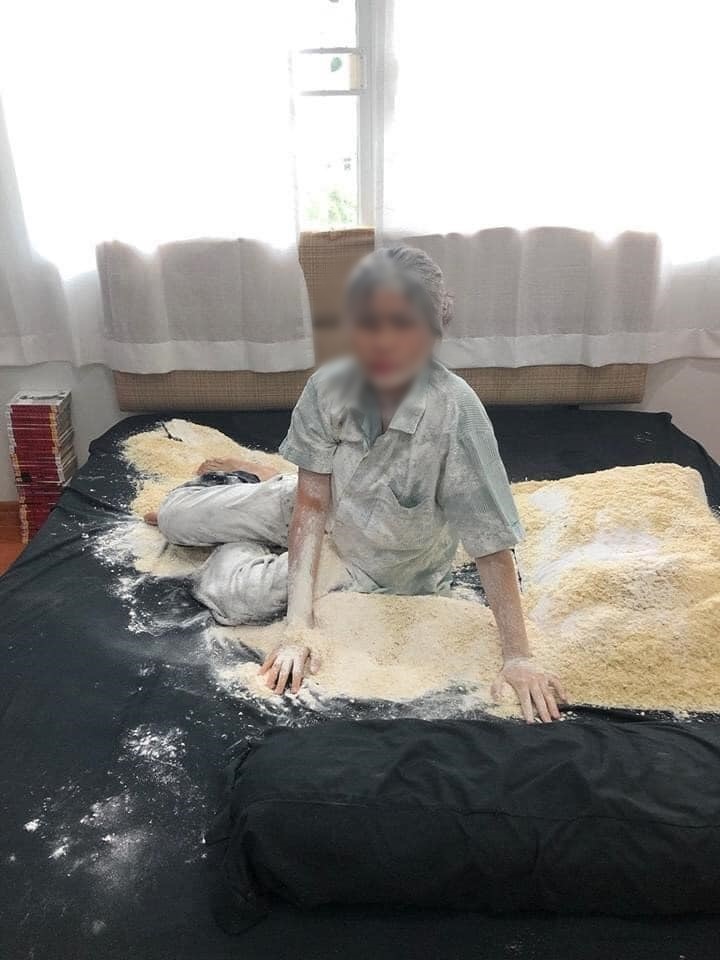 The female lead after waking up