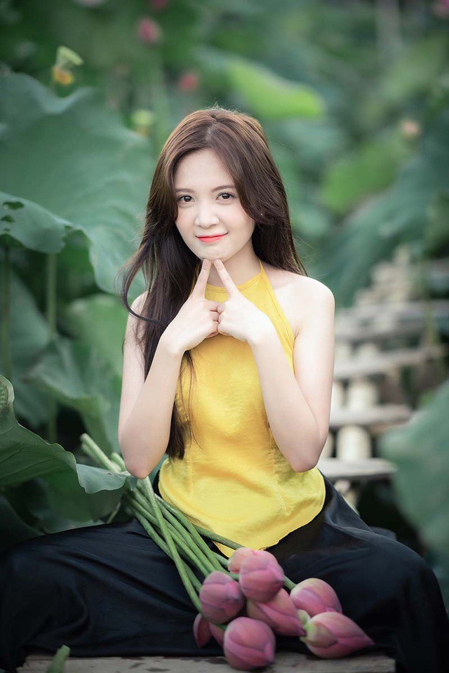 The beautiful image of the hot girl that has stirred the online community