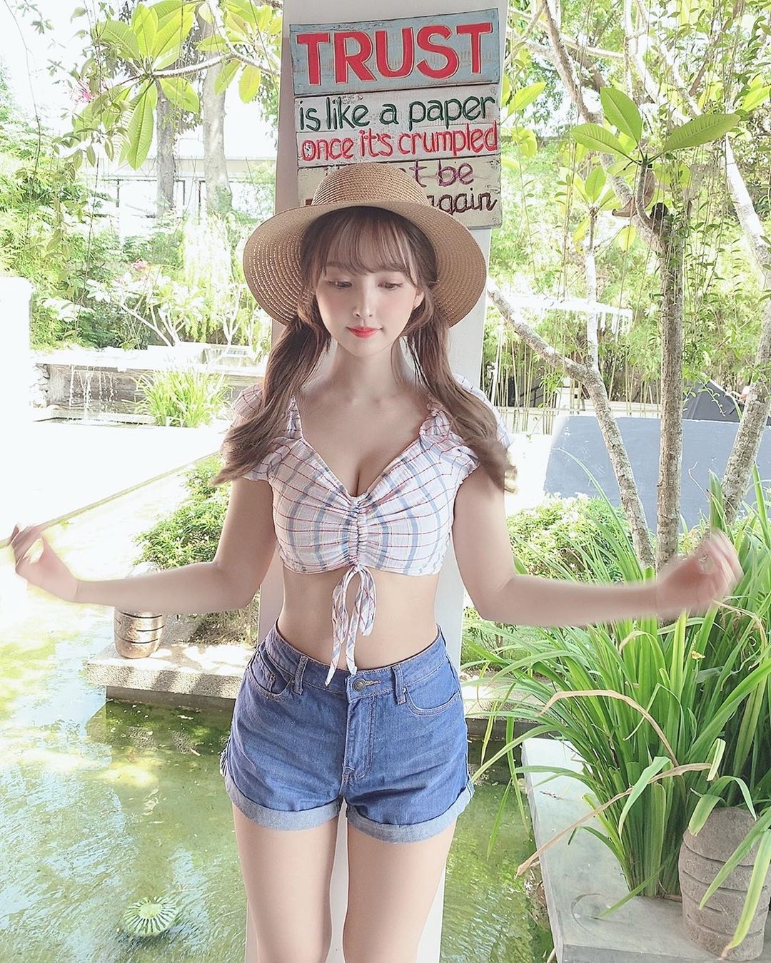 In fact, many people find it more enjoyable when she posts casual photos