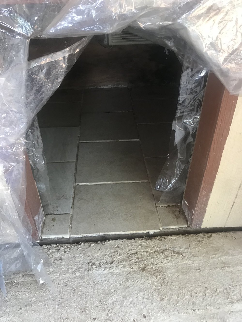 The floor is even tiled to keep it cool, not just dirt!