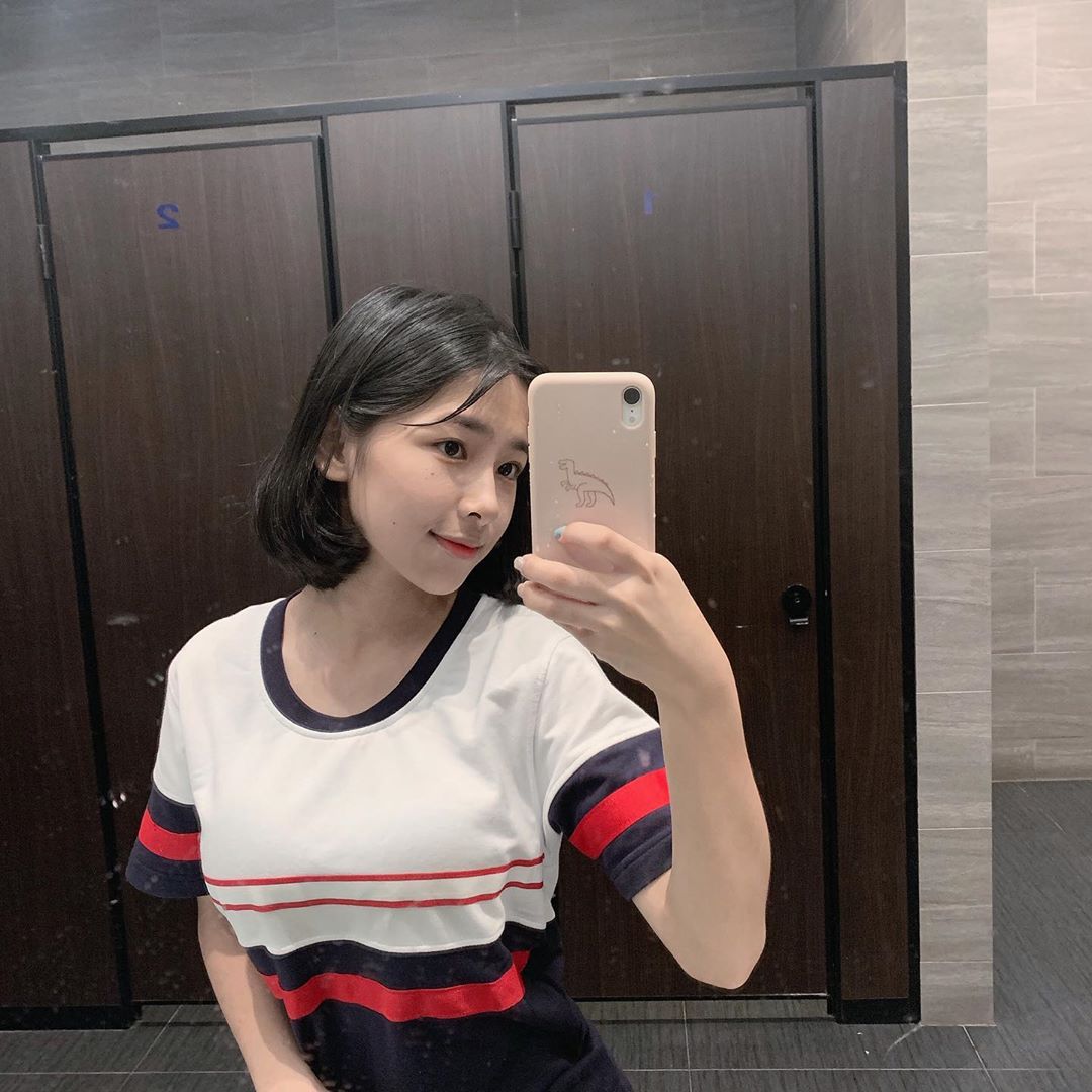 However, this hot girl is very limited in posting sexy photos on her personal page