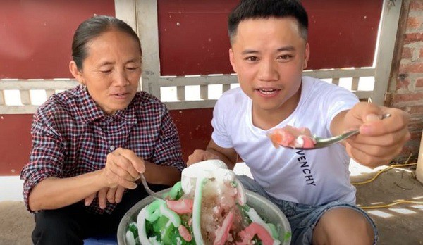 Mrs. Tan Vlog is the only customer