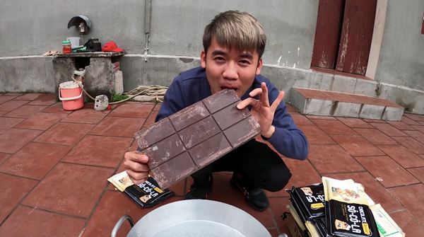 Hung Vlog and Mrs. Tan have also faced significant criticism for hygiene issues