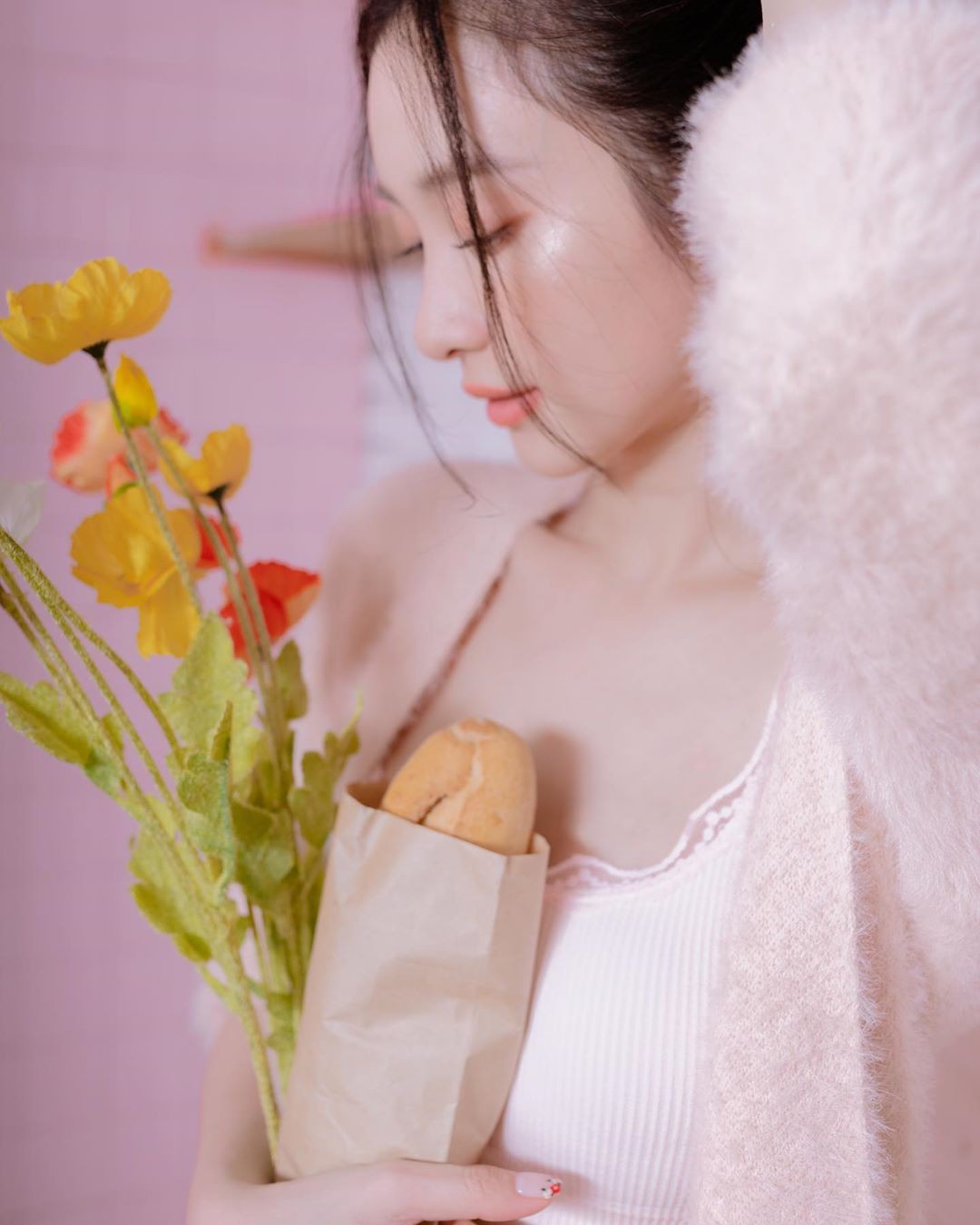 Jun Vu's light fashion style