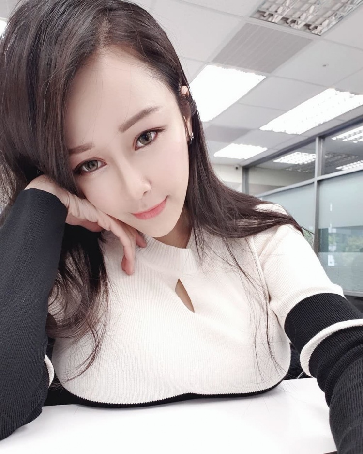 This is the real-life appearance of the hot girl