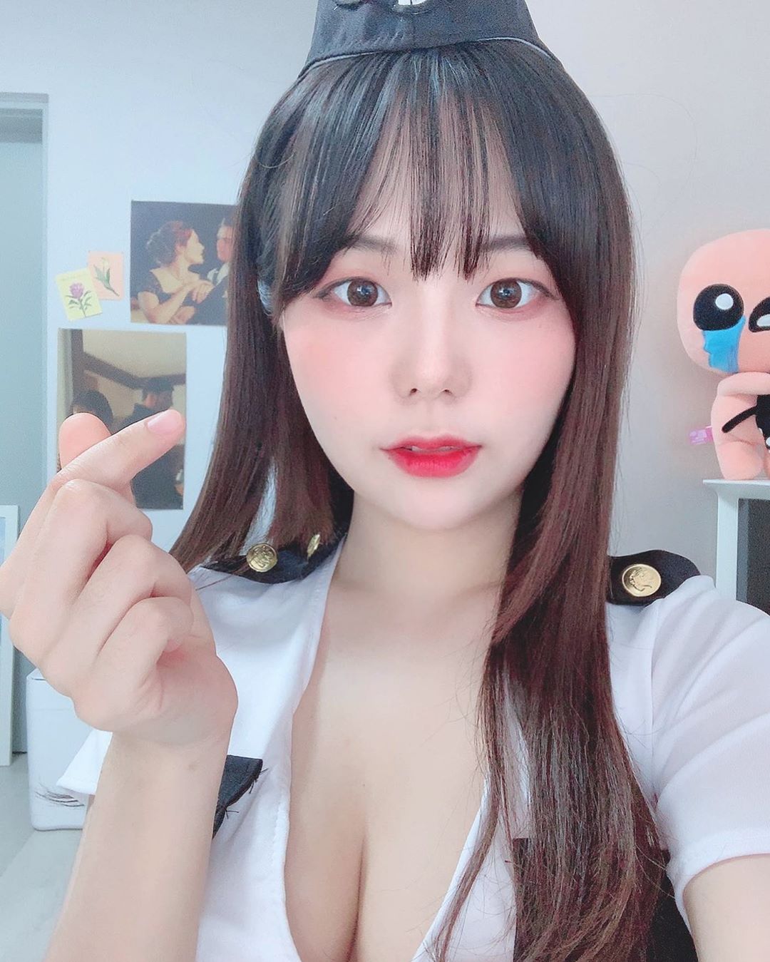 She possesses both a cute face and a sexy body