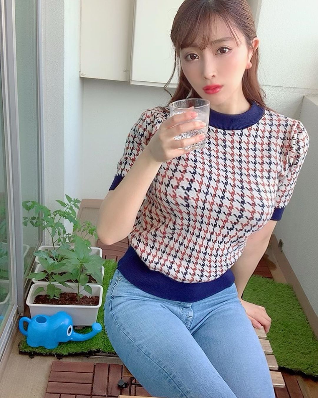 If she were just normal and cute like this, perhaps Mori would not have become as famous and well-known as she is now