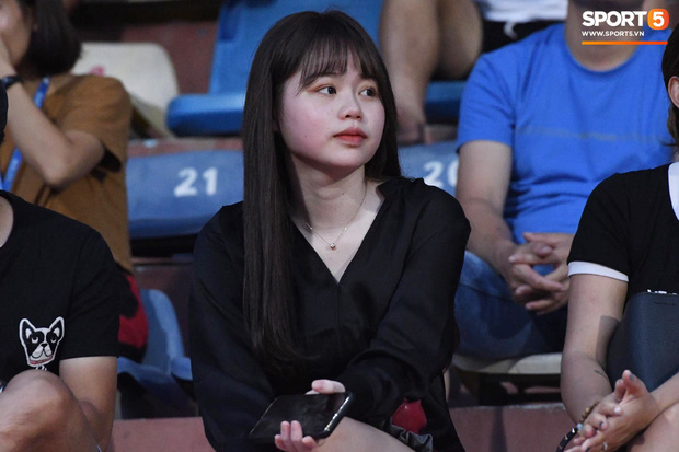 Huỳnh Anh, Quang Hải's girlfriend.