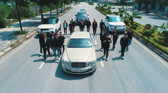 The MV contains many scenes supporting violent behavior and gangsters.