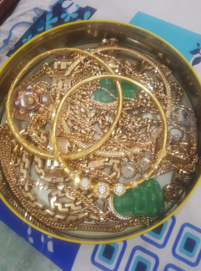 Minh Hiếu is also unreserved in sharing images of her current gold amount.