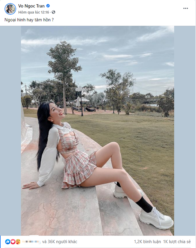 The photo and status that caught attention from the hot girl