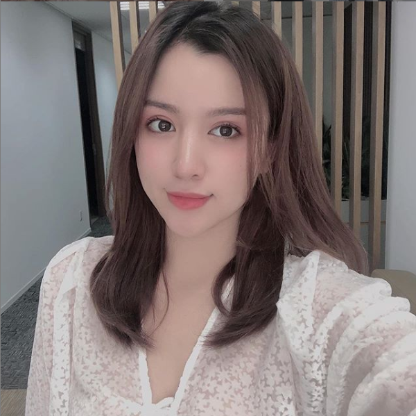 Her face is also very beautiful