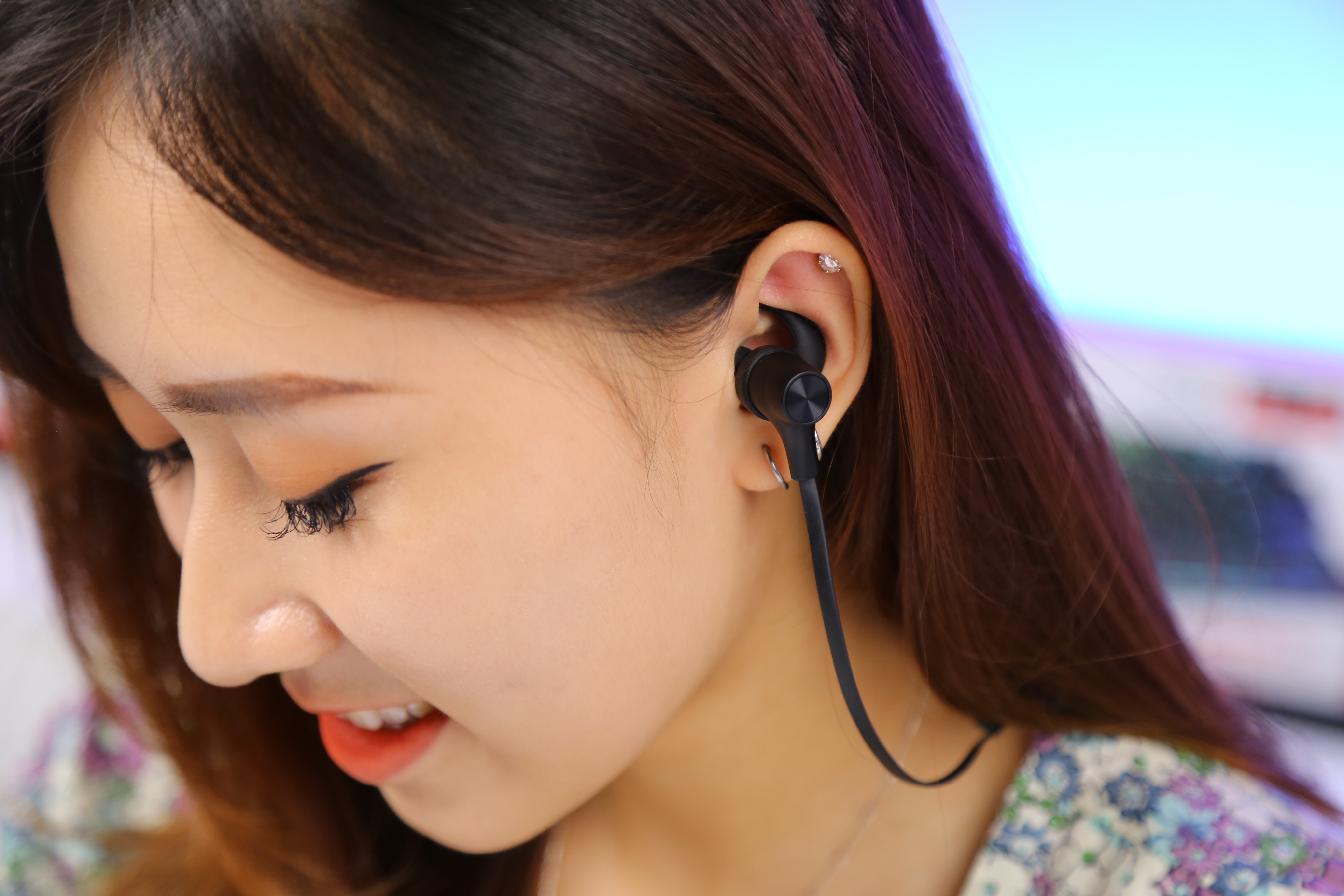 Rapoo VM300 is a beautiful in-ear headphone with decent sound for mobile gamers