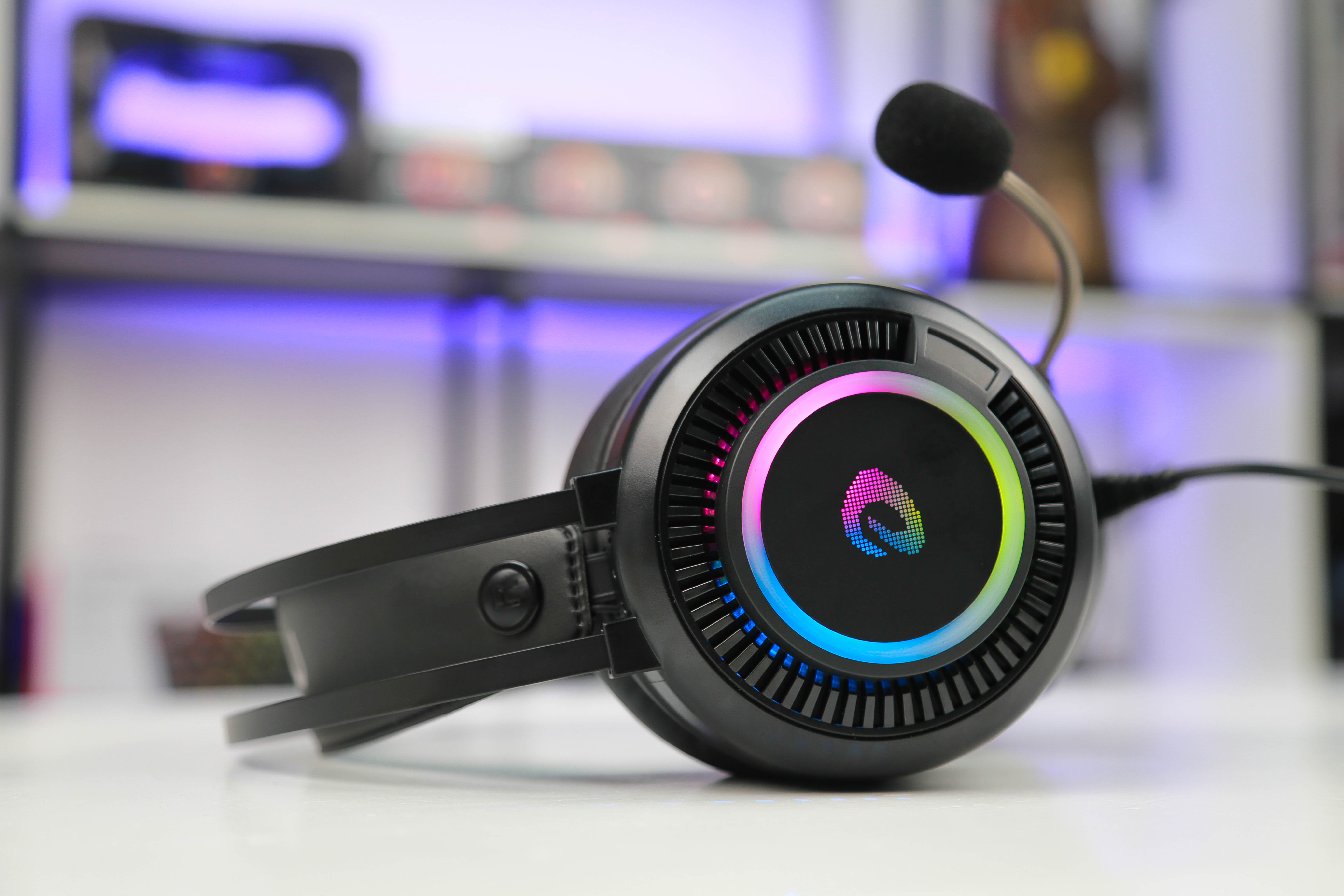 DareU EH416 RGB has a very beautiful appearance for just 400,000 VND
