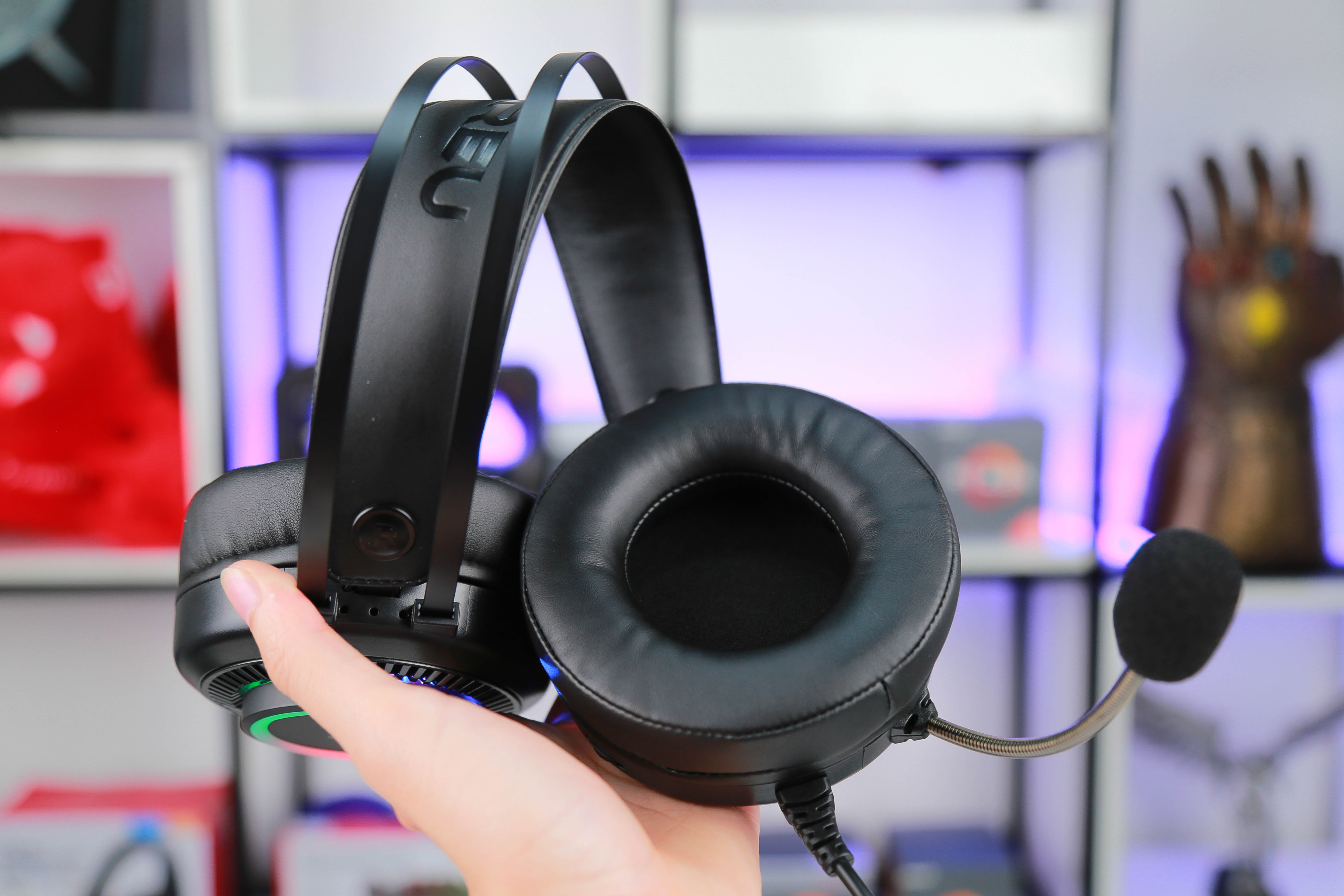Although it is a budget product, the quality of the DareU EH416 RGB is hard to fault