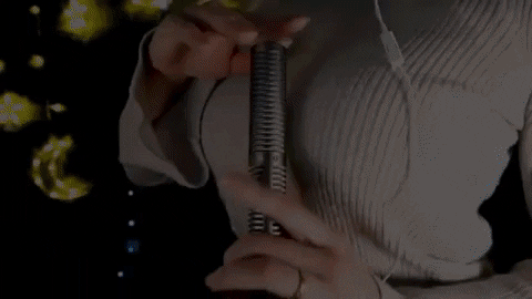 But with these simple actions, this YouTuber creates ASMR sounds that attract millions of views