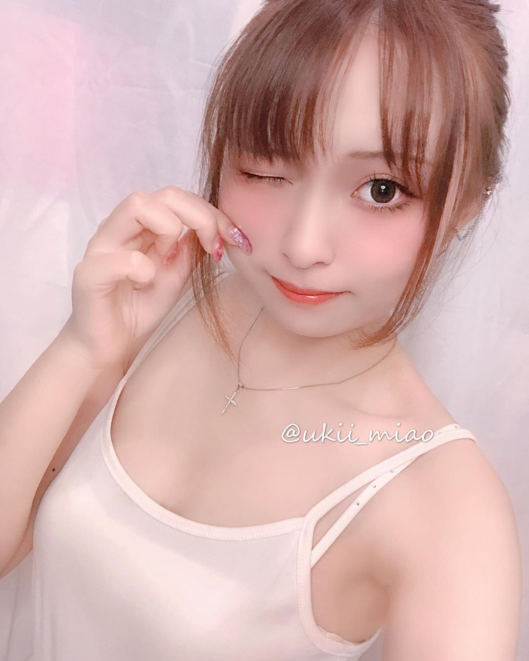 Even Miao - the hot girl known for her cuteness also participated in this trending challenge