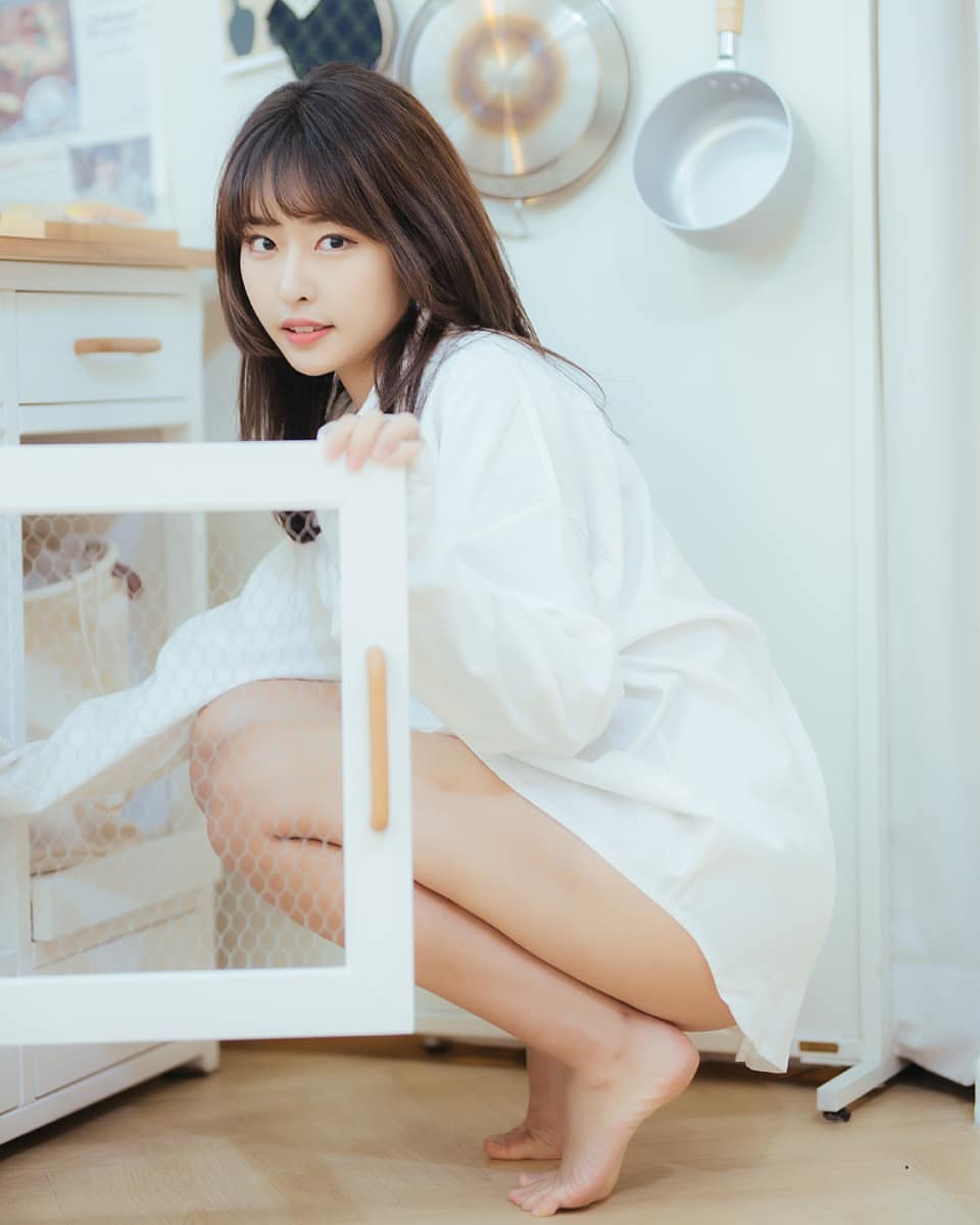 Her charming beauty rivals top actors and models