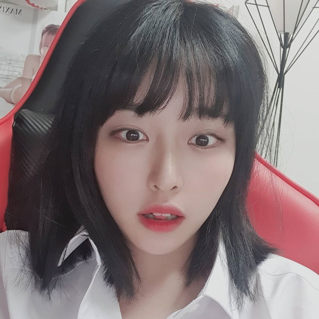 Not officially debuted, but she is considered the hottest newcomer in the streaming industry of the land of the morning calm