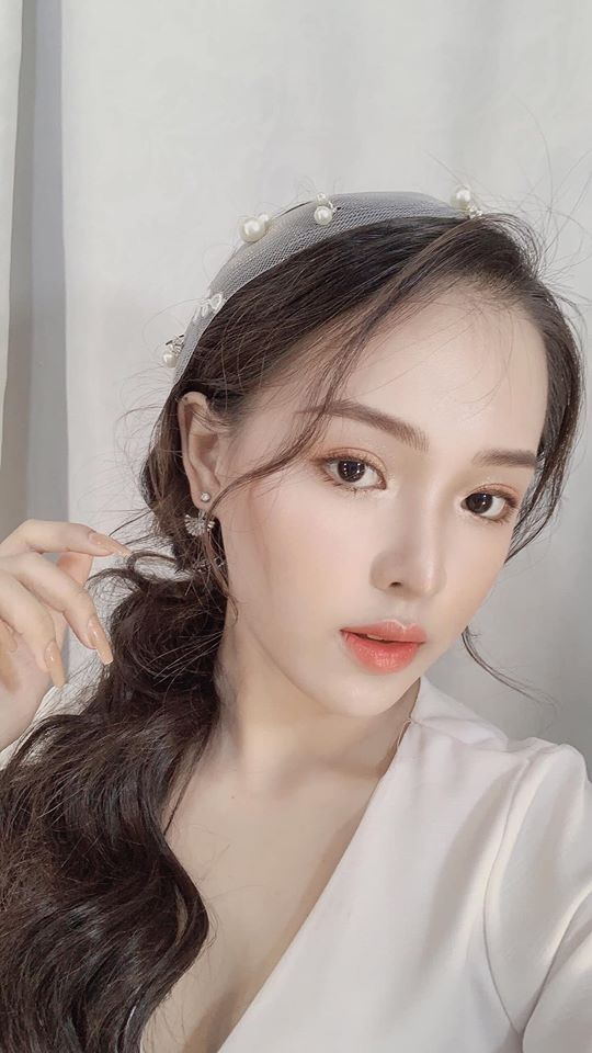The beauty of the hot girl now looks completely different from her previous image