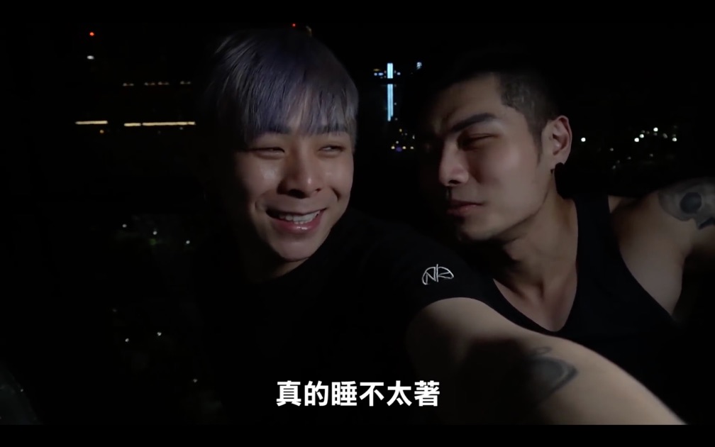 The disappointed faces of the two guys after 'giving up' on the challenge they set for themselves