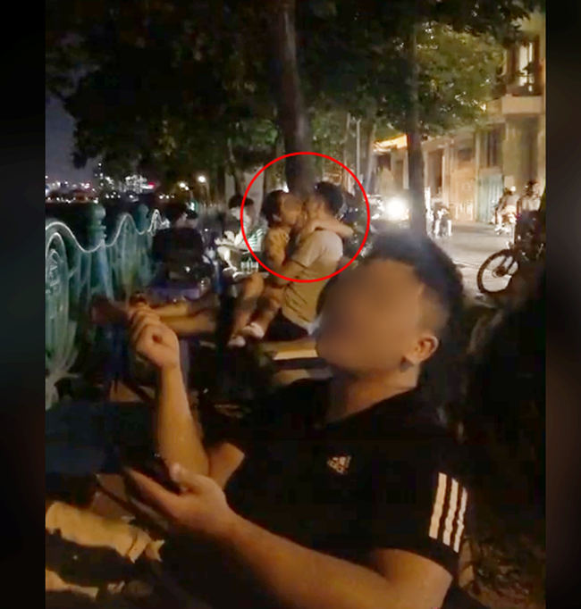 The passionate kiss at West Lake is currently a hot topic of debate on TikTok.