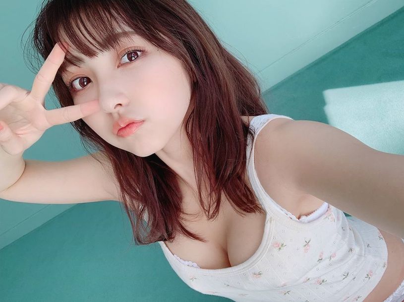 Shiwei - the girl being dubbed as Little Yua Mikami