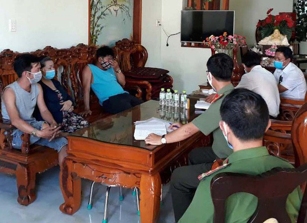 Authorities working with the owner of Thanh Hường bus. Photo: CTV