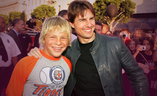 After the film, the two maintained a close relationship. While the boy grew up and changed completely, Tom Cruise looks even younger than before.