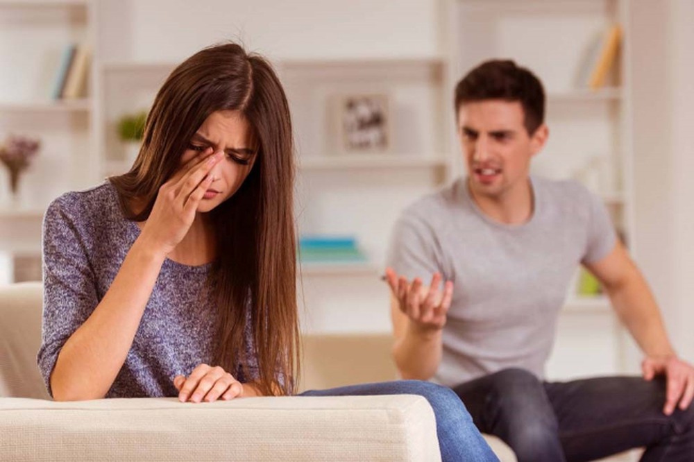 Just because of a 15,000 VND ice cream, the couple suddenly has a rift (Illustrative image)