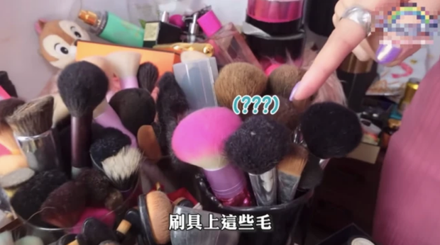 The messy and dust-covered vanity table.