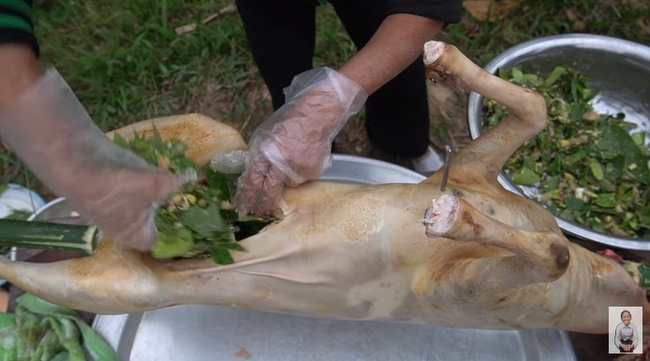 For example, stuffing various spices into the goat's belly before roasting