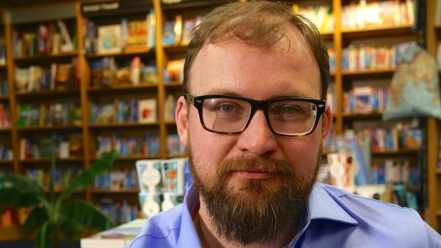 Niel Kenmuir - the man who can never imagine his wife's face