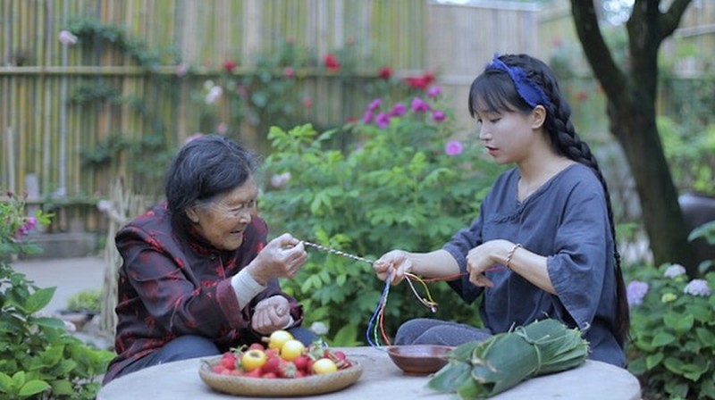 Li Zi Shi's clips always bring a sense of tranquility