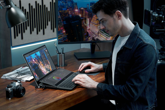 Zenbook Pro Duo 15 OLED.