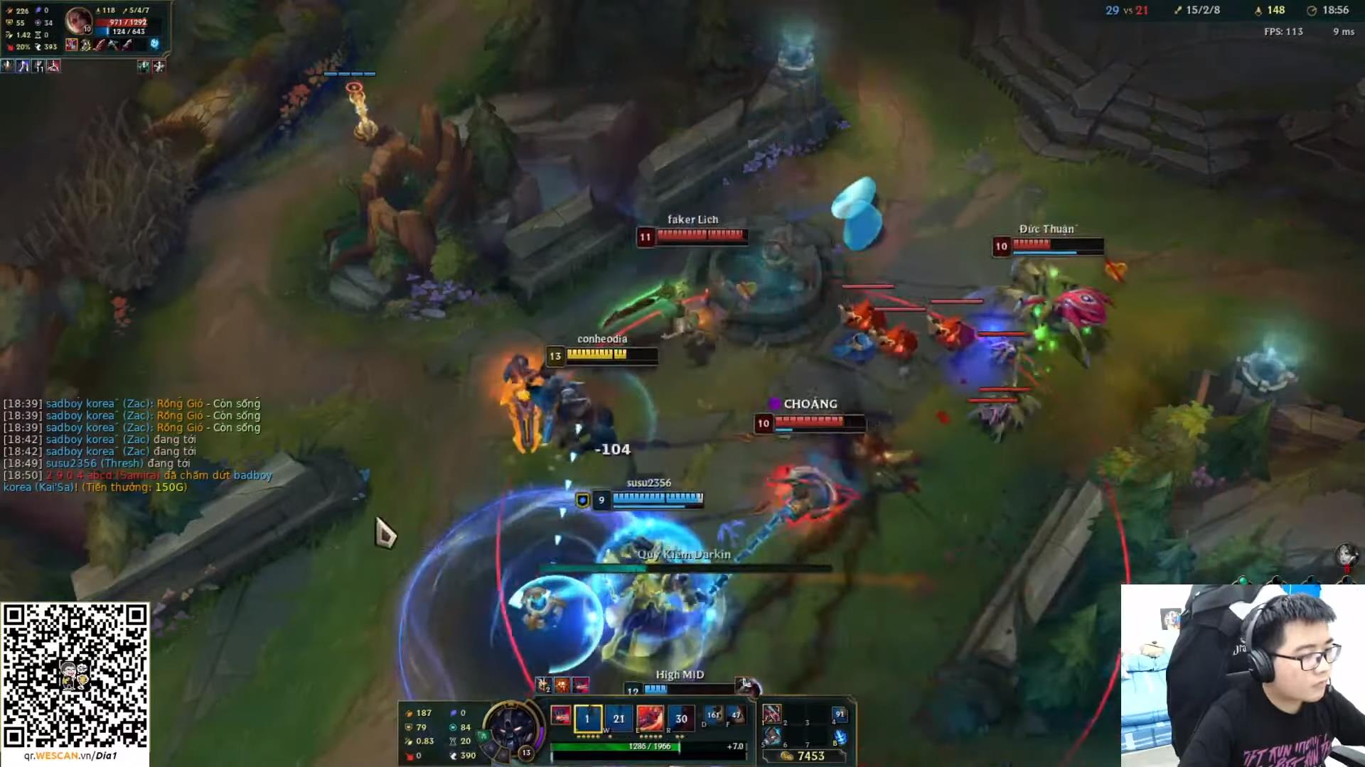 "Dia1 Warrior" using Aatrox and holding over 7k gold yet still able to 'dive' into the enemy team to cause chaos