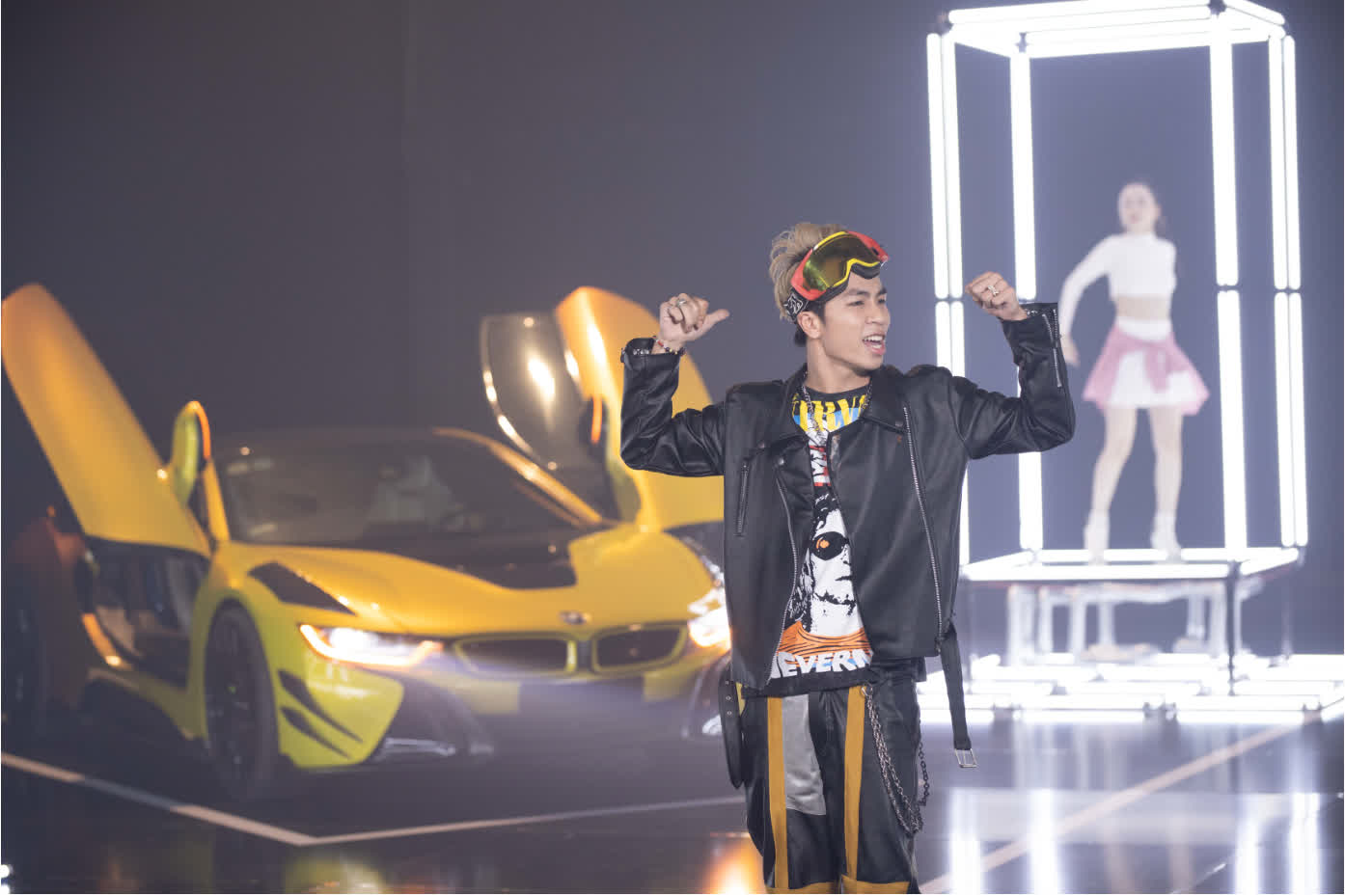 The catchy melody along with the meticulously invested frames has 'stolen' the audience's hearts