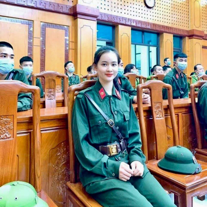 nu sinh su pham nhap ngu 1 16148400683791840113500