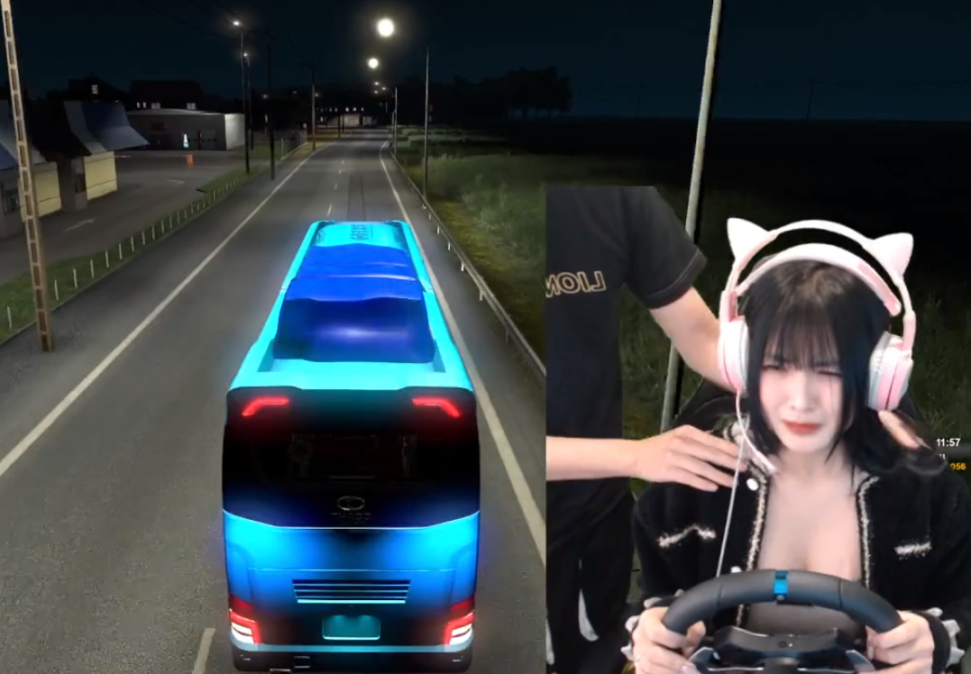 nu streamer khoc tren song 7 1616582651033958573836