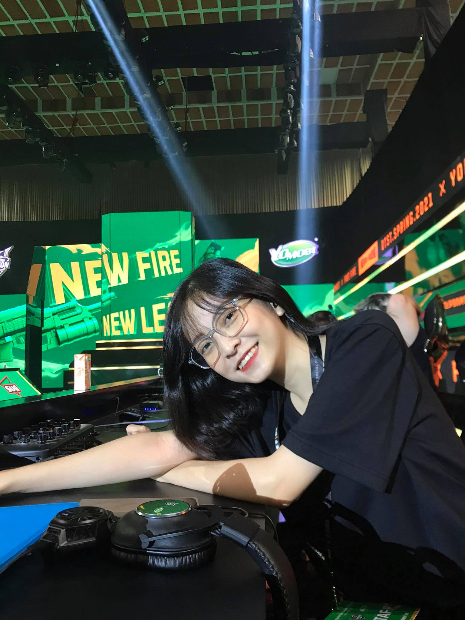 After gaining recognition following the DTDV Finals event, the third-year student feels fortunate to receive much love from the audience. Her daily life remains normal, but she has become quite noticed and followed on social media.