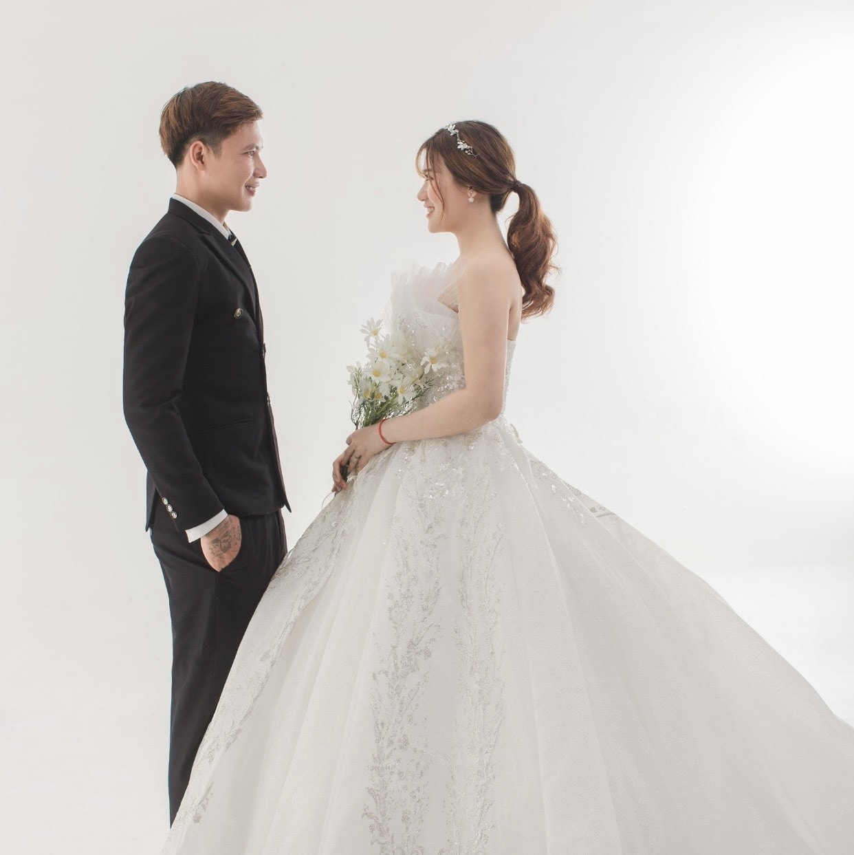 A beautiful ending that completely dispels any doubts about staging or view-seeking in their relationship