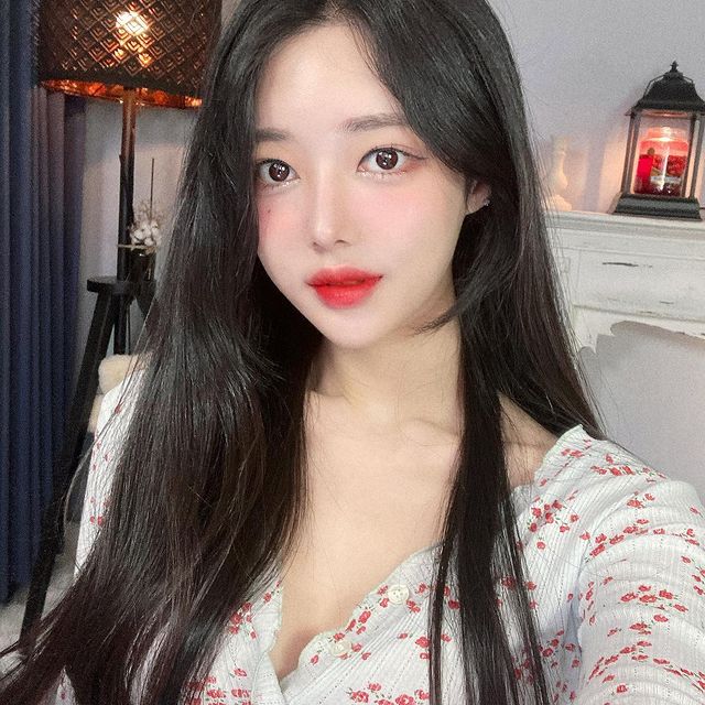 Ayun - the beautiful streamer who will participate in flirting with the boys